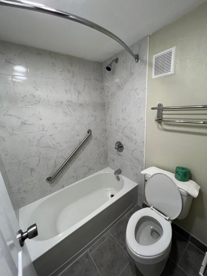 River Palm Hotel Мелбърн Екстериор снимка